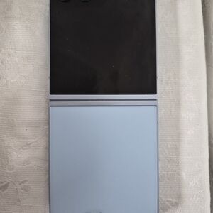 Samsung Z Flip6 Unlocked Light Blue 256 MB